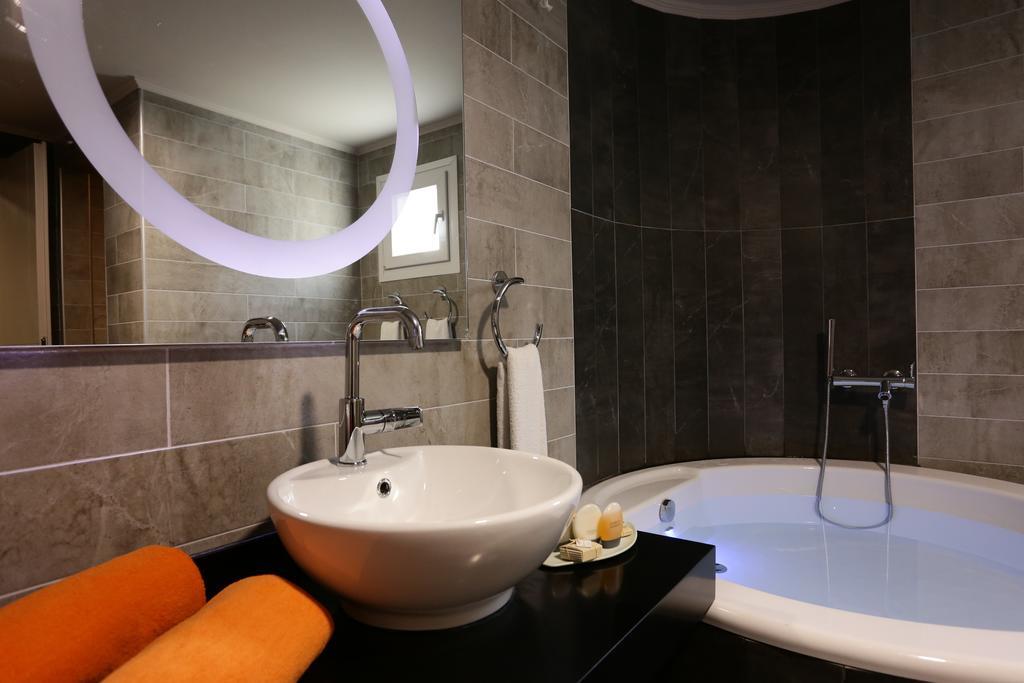 Suite with Private Pool