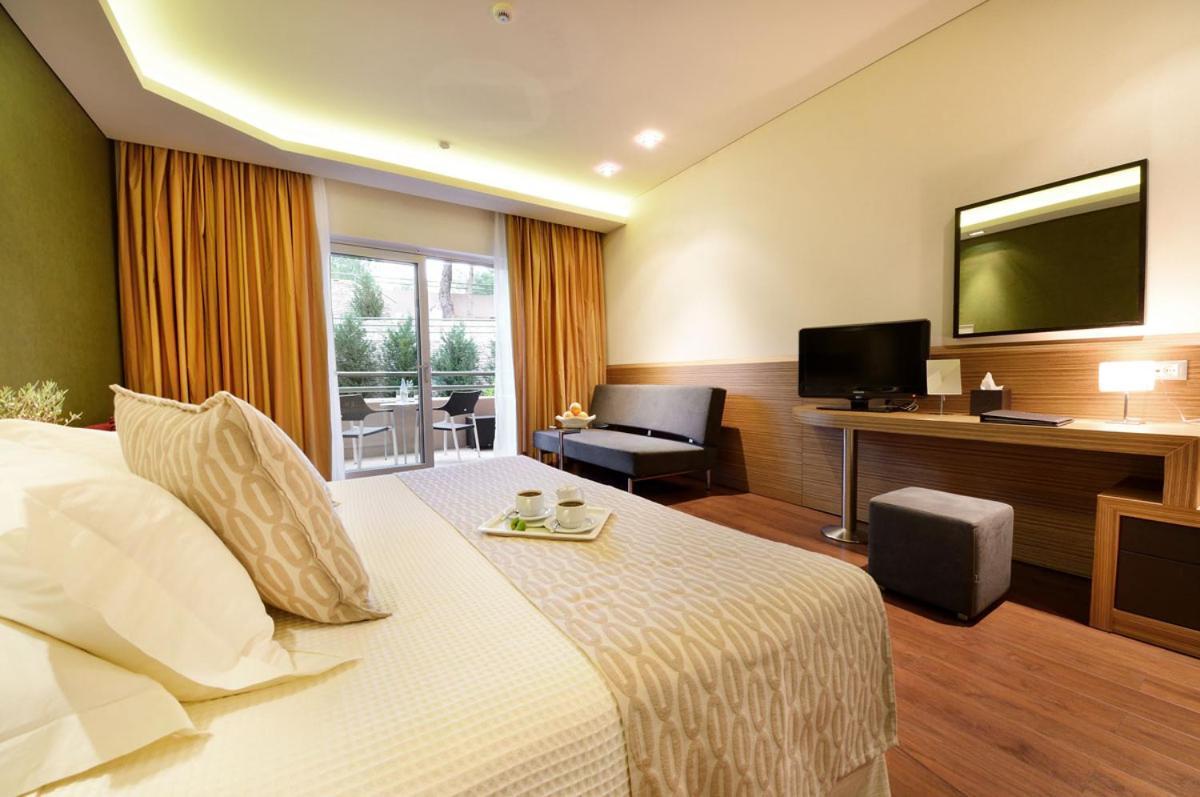 Triple Room with Garden View