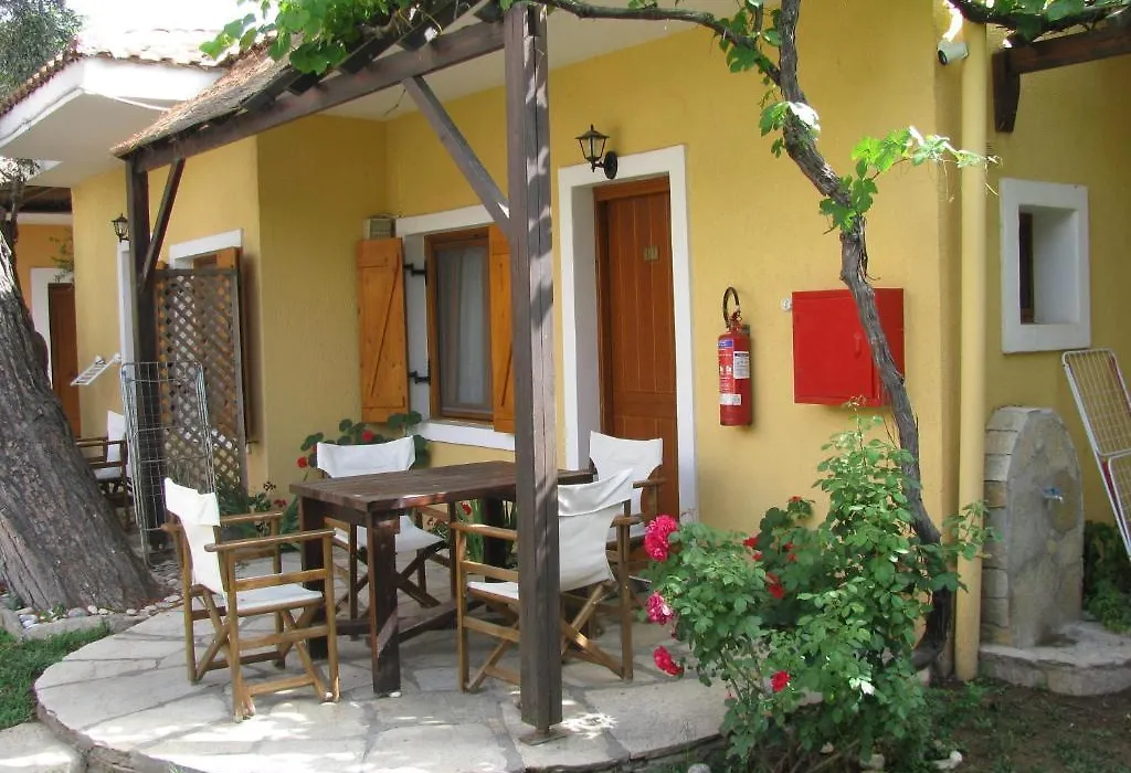 Lysistrata Bungalows-1