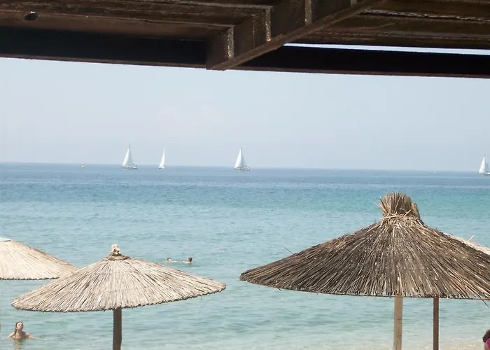 Lysistrata Bungalows Potos